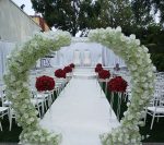 Arche fleurie blanche